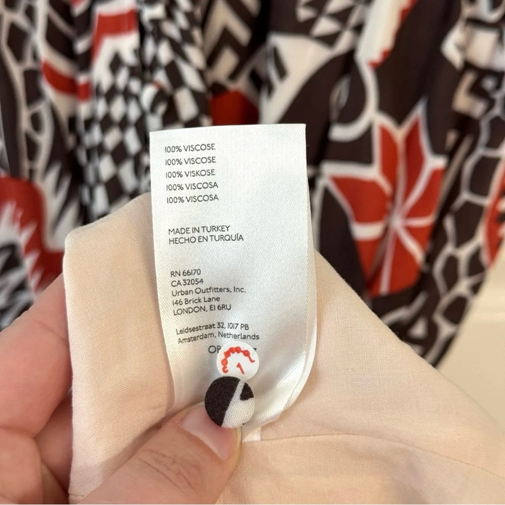 By Anthropologie XL Tiered Maxi Dress Red Pattern Short Sleeve V-Neck‎ Buttons - Picture 12 of 15